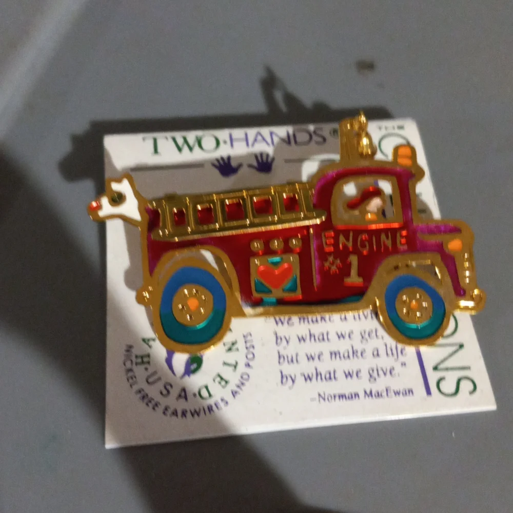 Brooch - Picture 1 of 4